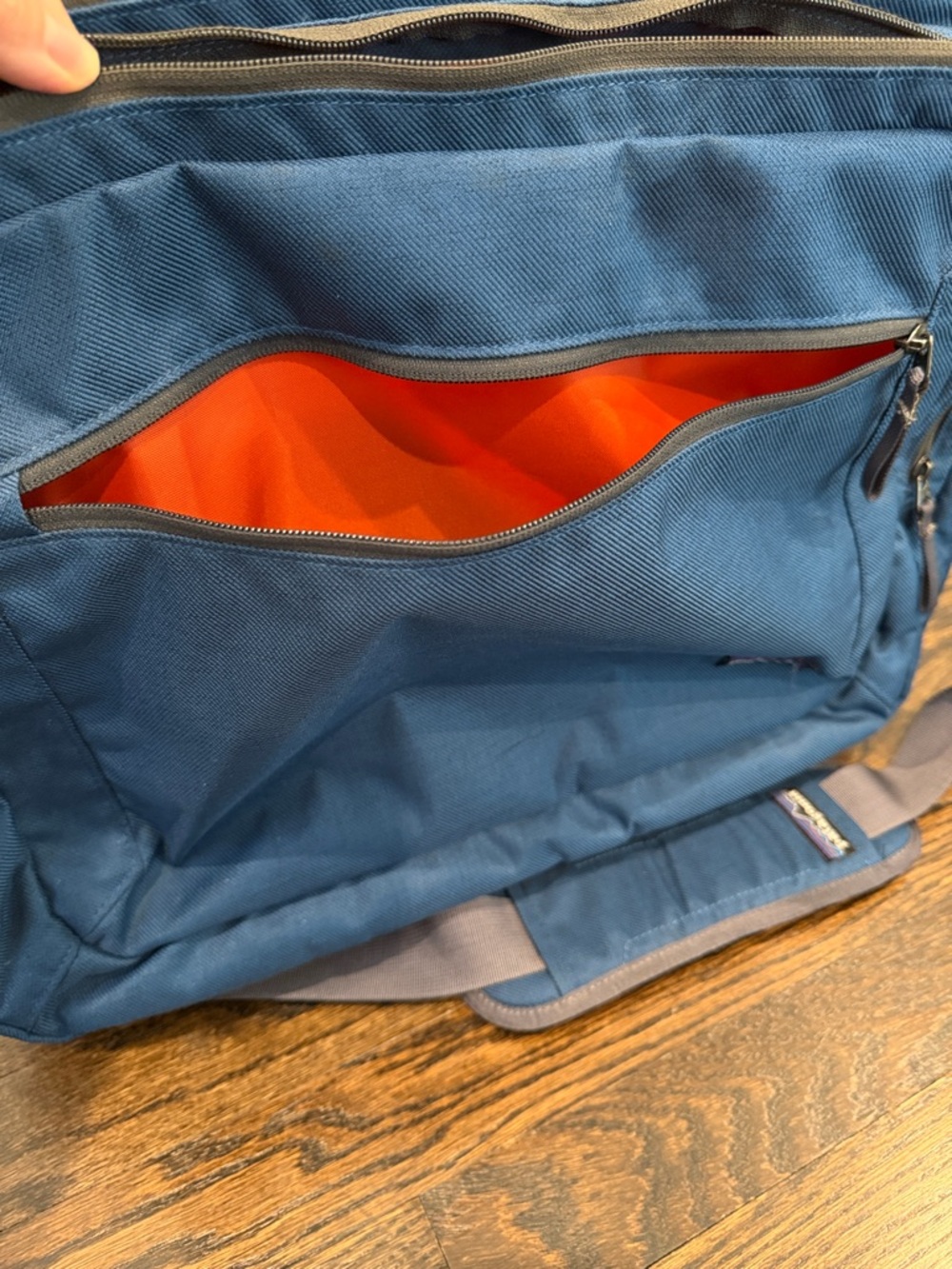 Patagonia Transport Shoulder Bag 26L messenger laptop travel bag - Picture 4 of 11